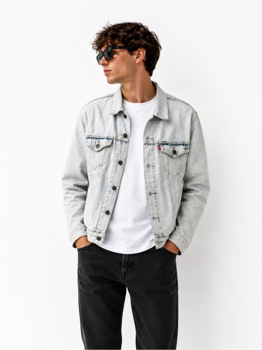 Levi’s Vintage Fit Trucker Jacket XL Light Wash Denim Jean Jacket